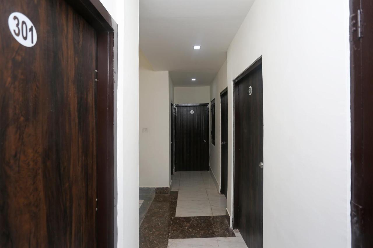 אלוואר Oyo 18301 Hotel A-One מראה חיצוני תמונה