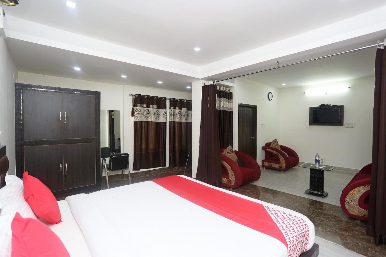 אלוואר Oyo 18301 Hotel A-One מראה חיצוני תמונה
