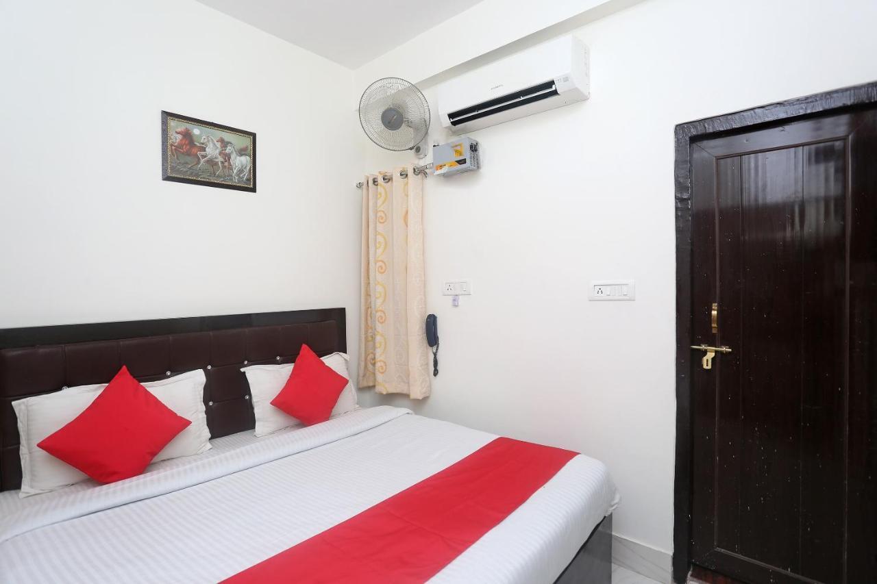 אלוואר Oyo 18301 Hotel A-One מראה חיצוני תמונה