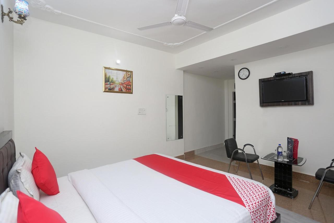 אלוואר Oyo 18301 Hotel A-One מראה חיצוני תמונה