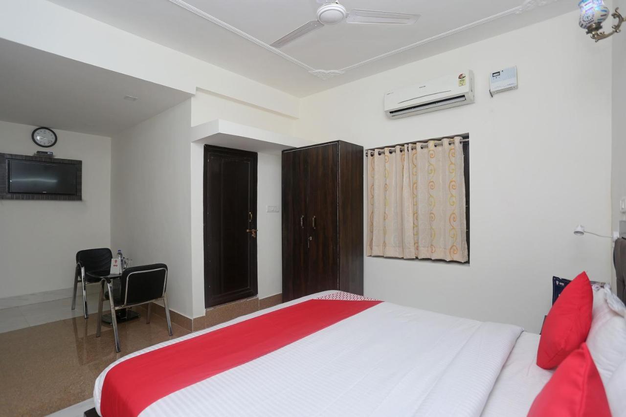 אלוואר Oyo 18301 Hotel A-One מראה חיצוני תמונה
